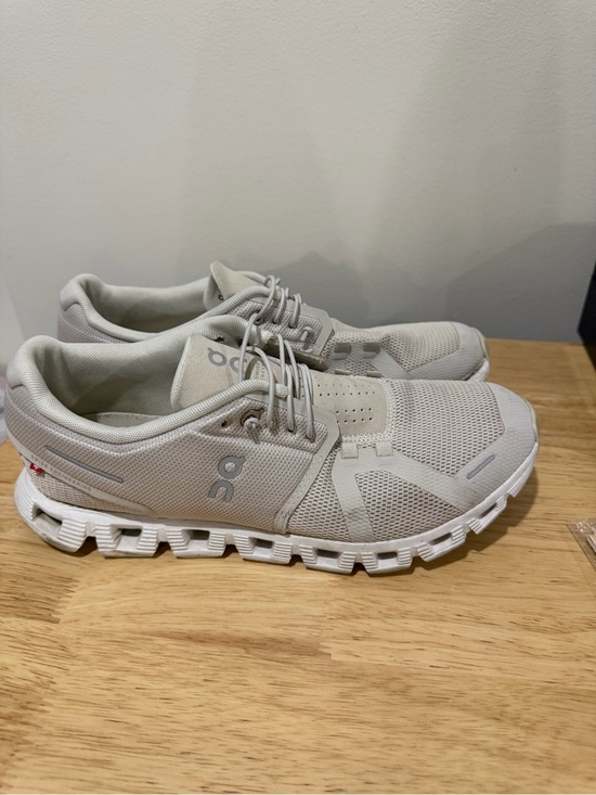 On Clouds Shoes - On Cloud Running Shoes in Light Gray/White size 10